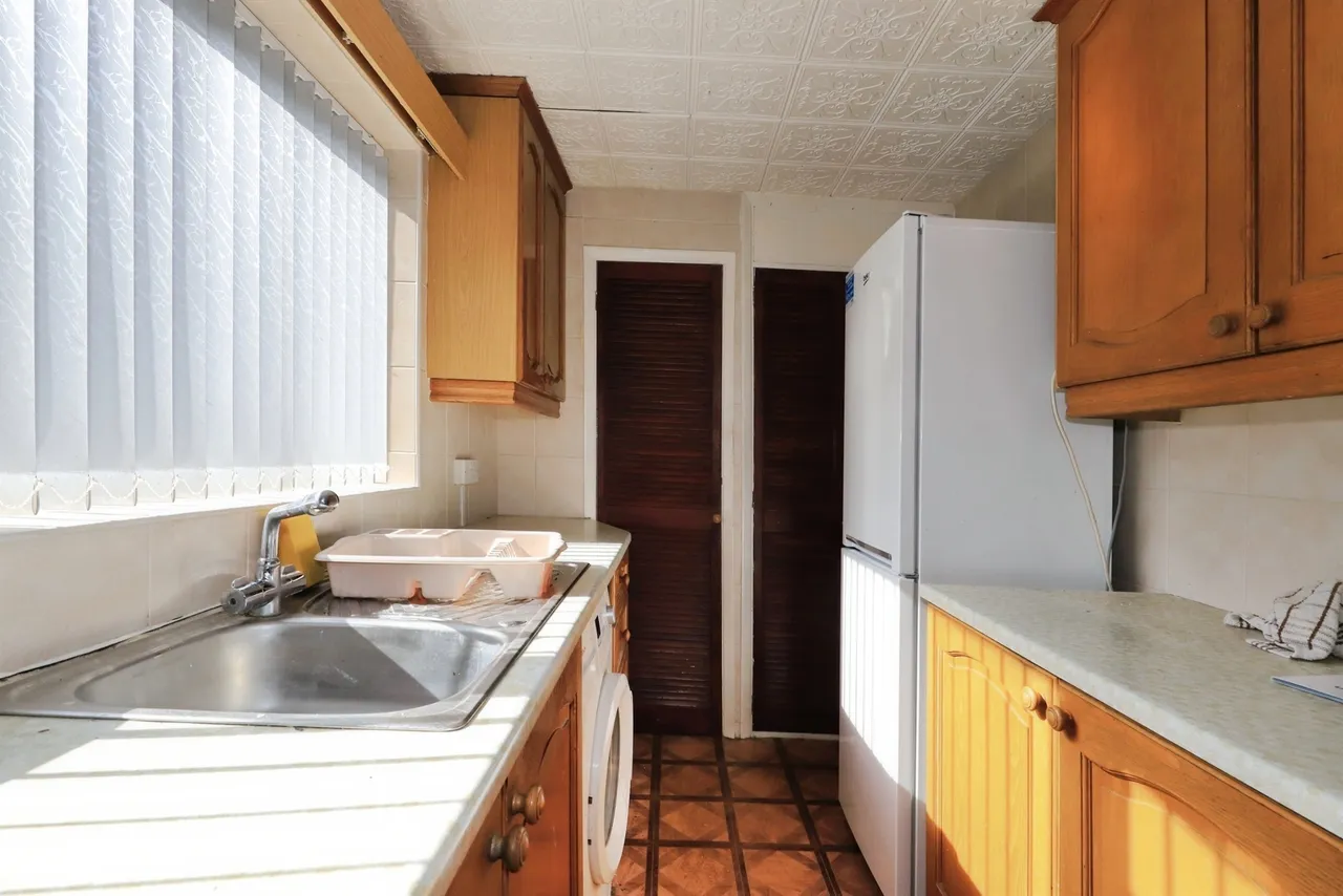 Humphries Crescent, Bilston, WV14, photo 4