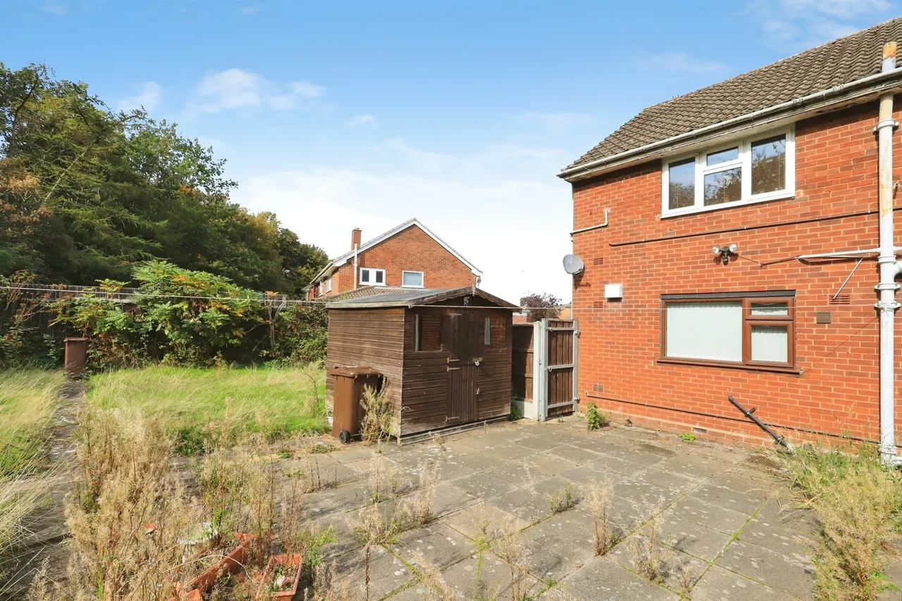 Humphries Crescent, Bilston, WV14, photo 12
