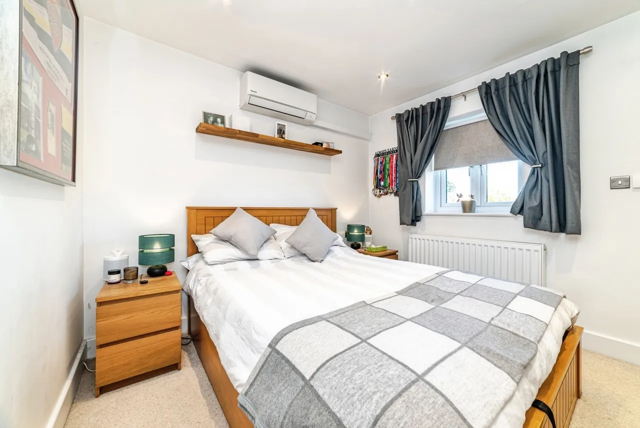 Minchens Lane, Bramley, RG26, photo 10