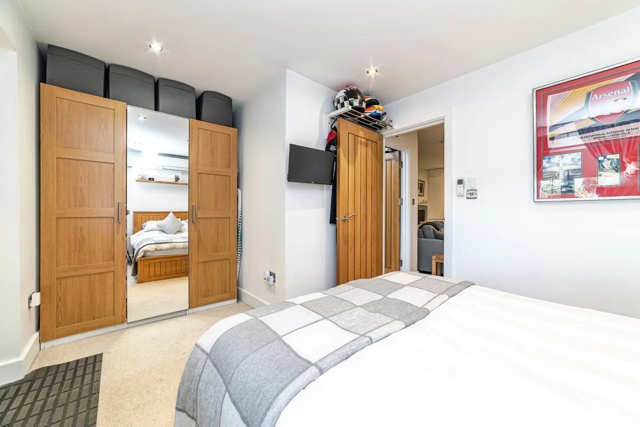 Minchens Lane, Bramley, RG26, photo 11