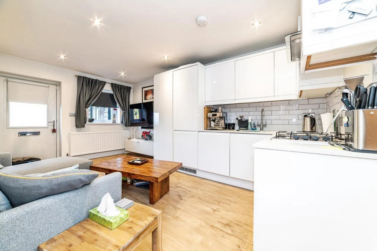 Minchens Lane, Bramley, RG26, photo 6