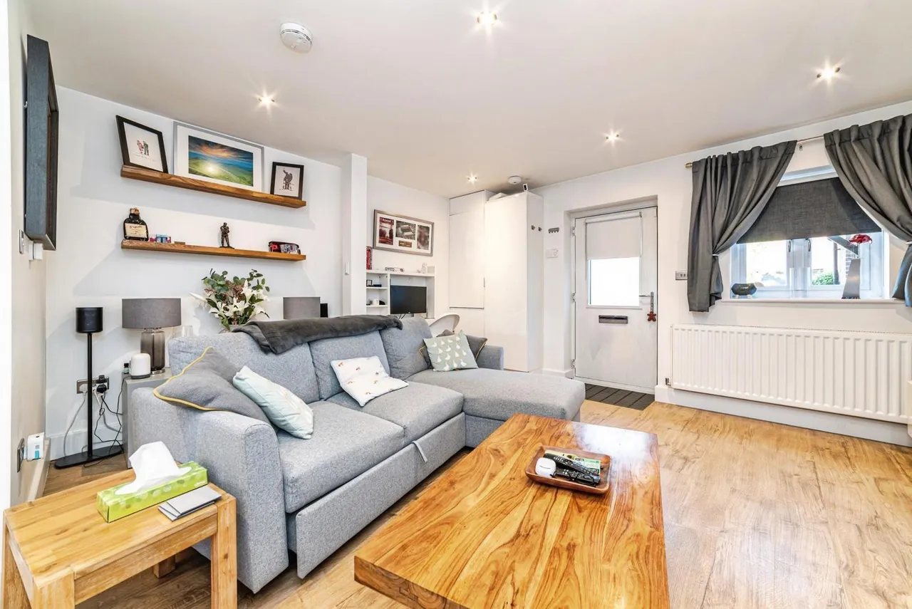 Minchens Lane, Bramley, RG26, photo 5