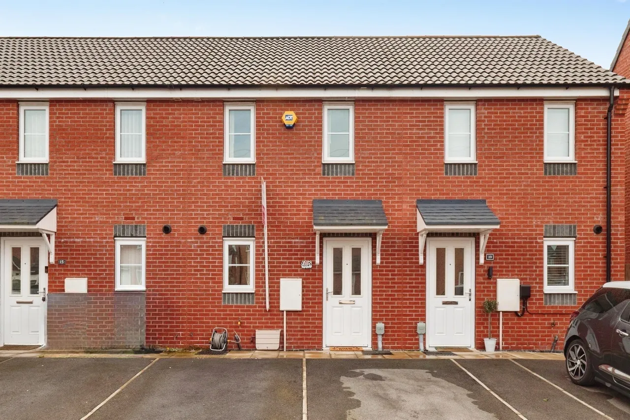 2 bed house for sale, Harbottle Way, Kingswood, HU7