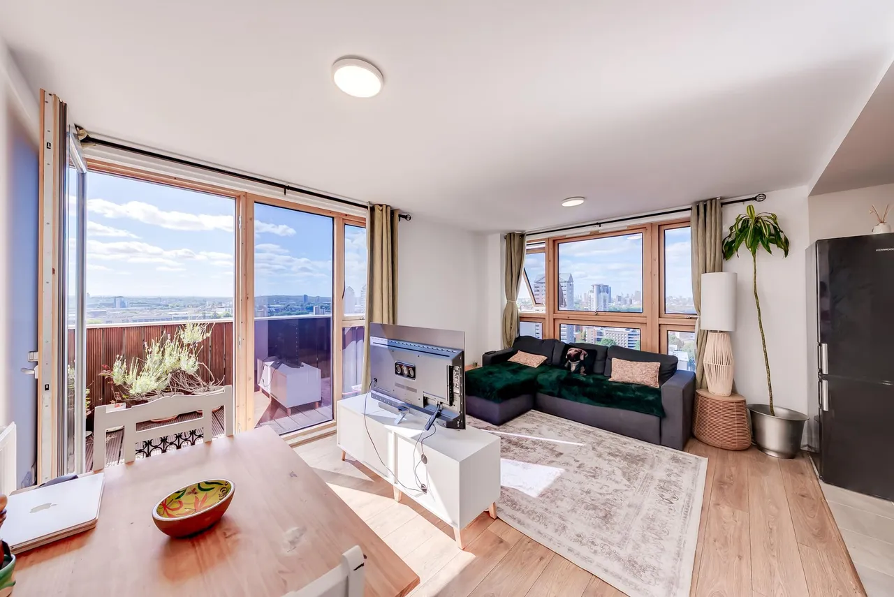 2 bed flat for sale, Byng Street, London, E14