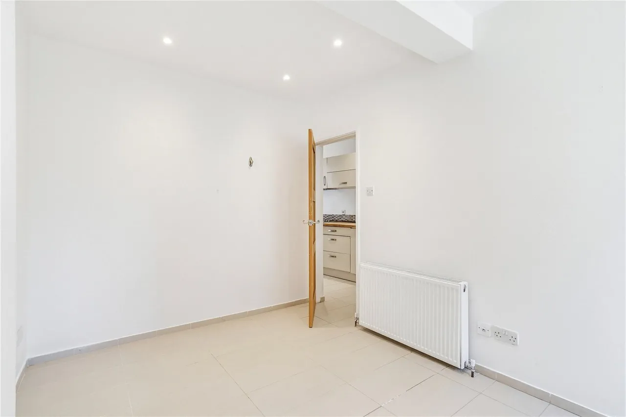 St. James's Drive, London, SW17, photo 5