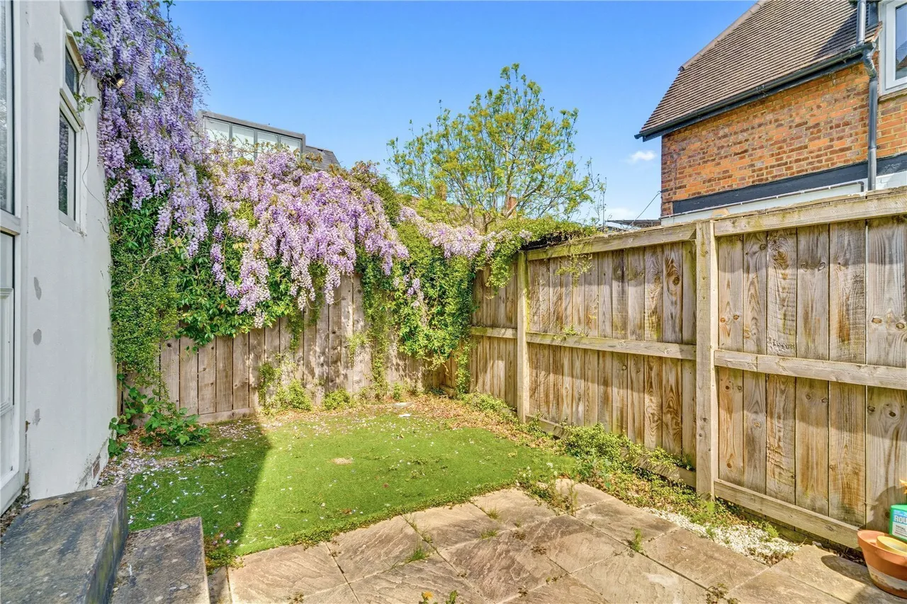 St. James's Drive, London, SW17, photo 2