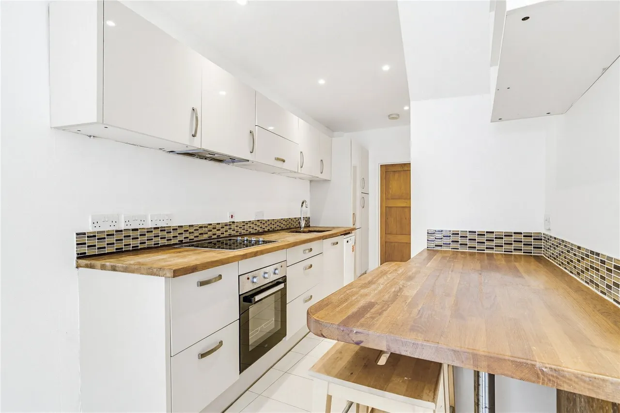 St. James's Drive, London, SW17, photo 3