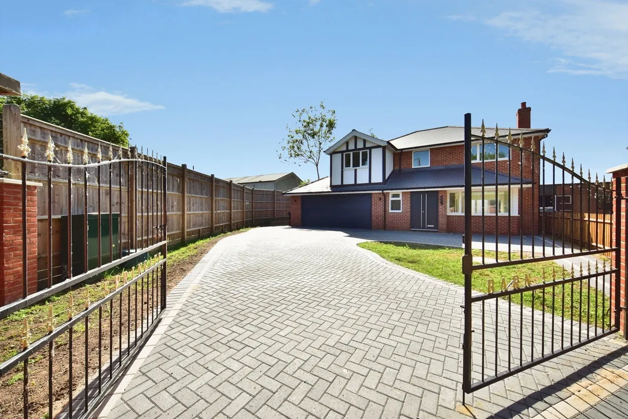 4 bed house for sale — Broadwater Road, West Malling, Kent, ME19