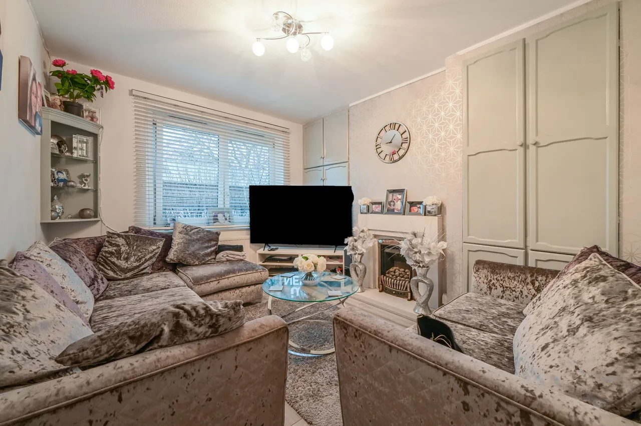 11 Byas House, Benworth Street, London, photo 3