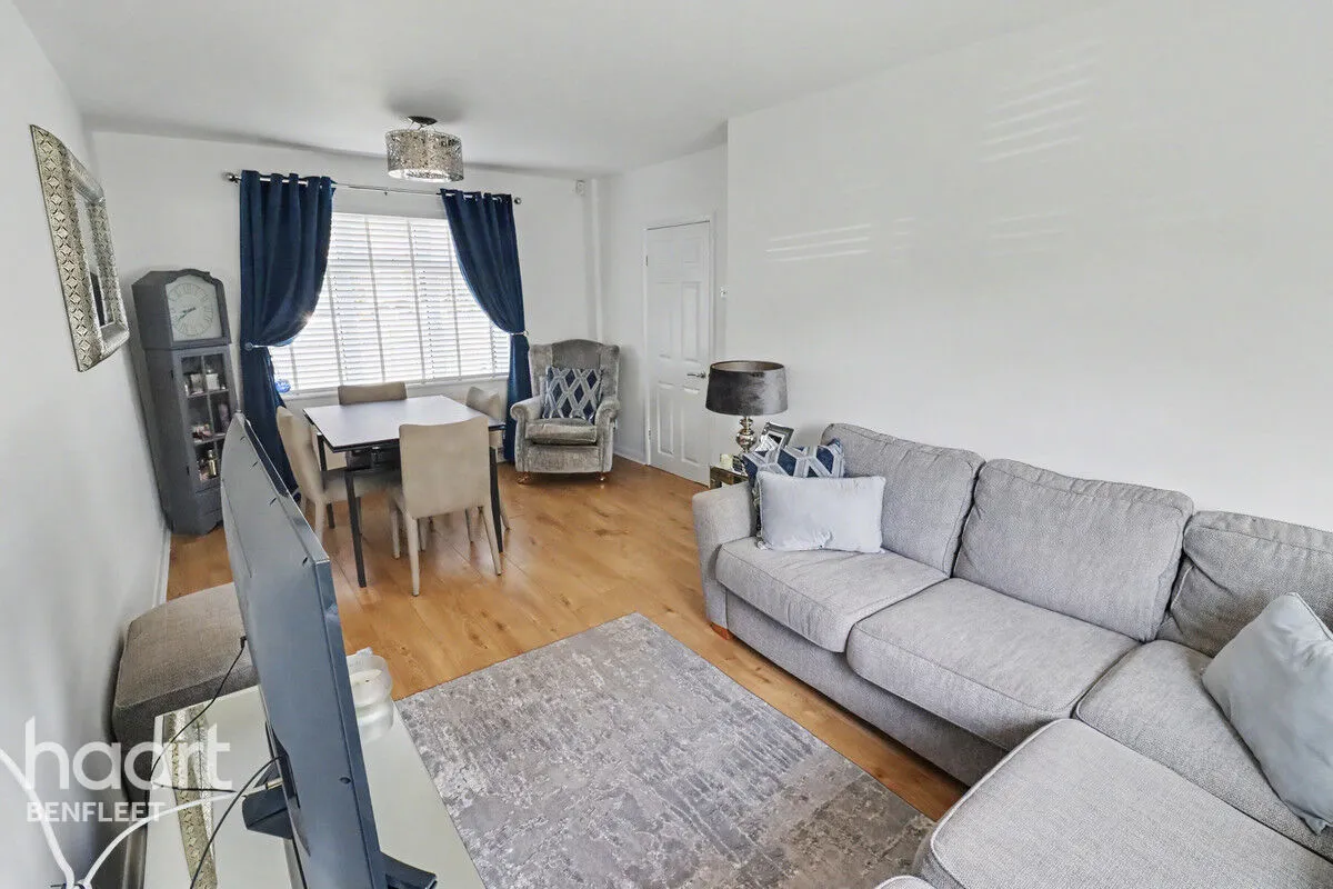 Queensmere, Benfleet, SS7, photo 2