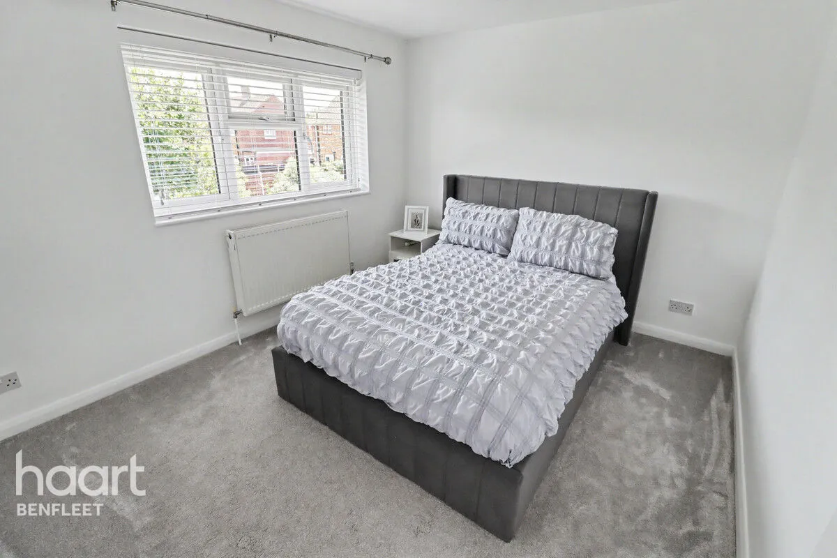 Queensmere, Benfleet, SS7, photo 9