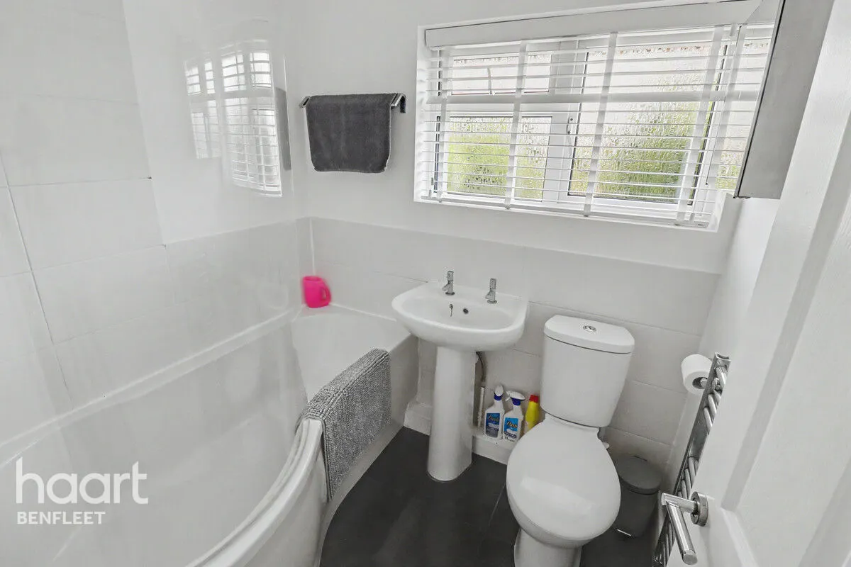 Queensmere, Benfleet, SS7, photo 10
