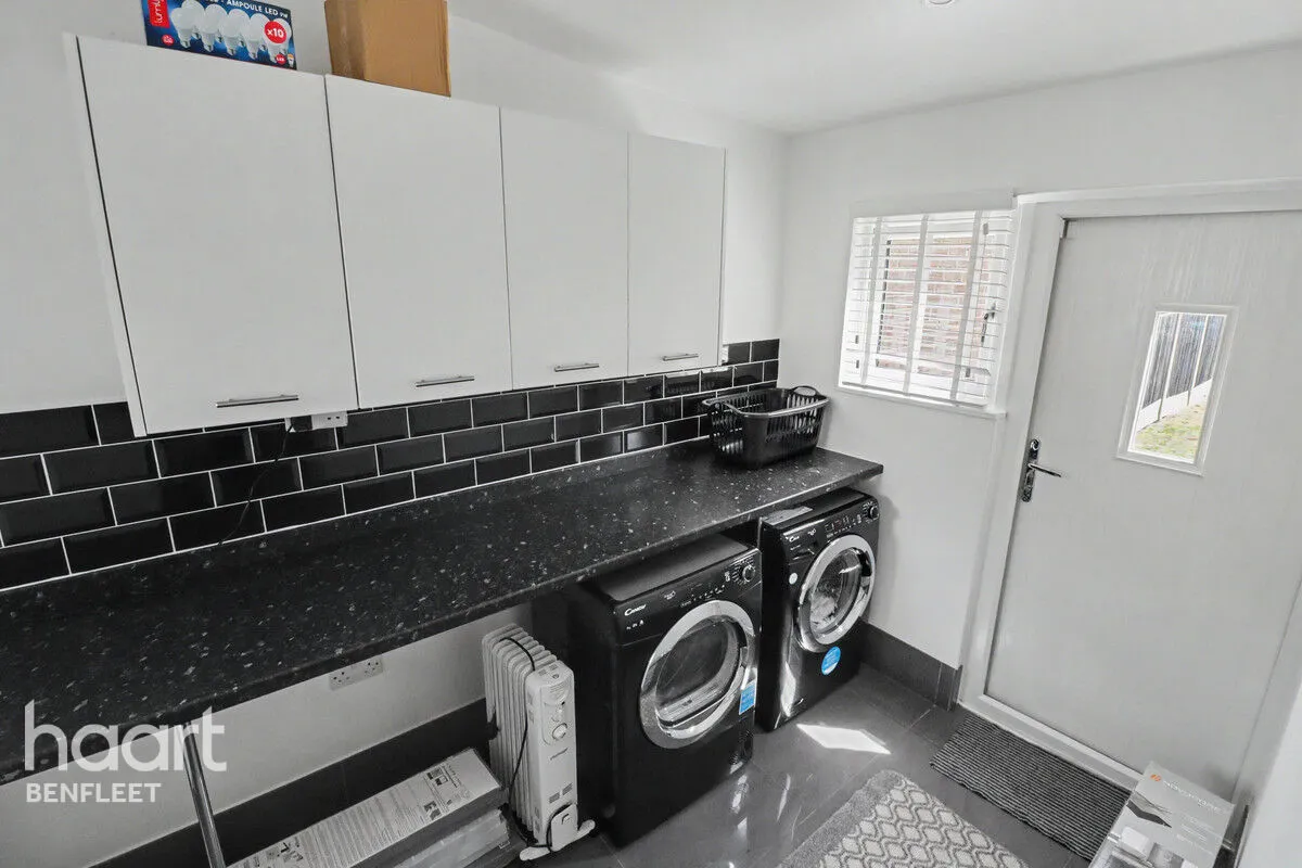 Queensmere, Benfleet, SS7, photo 6