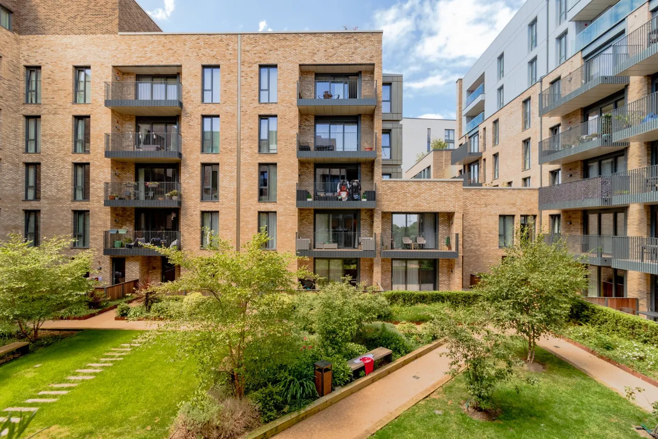 2 bed fairfield avenue, staines-upon-thames, surrey,tw18 for sale, Staines-upon-Thames, Surrey
