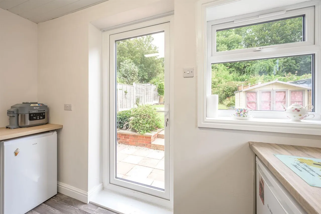 Woodfield Avenue, Stourbridge, DY9, photo 12