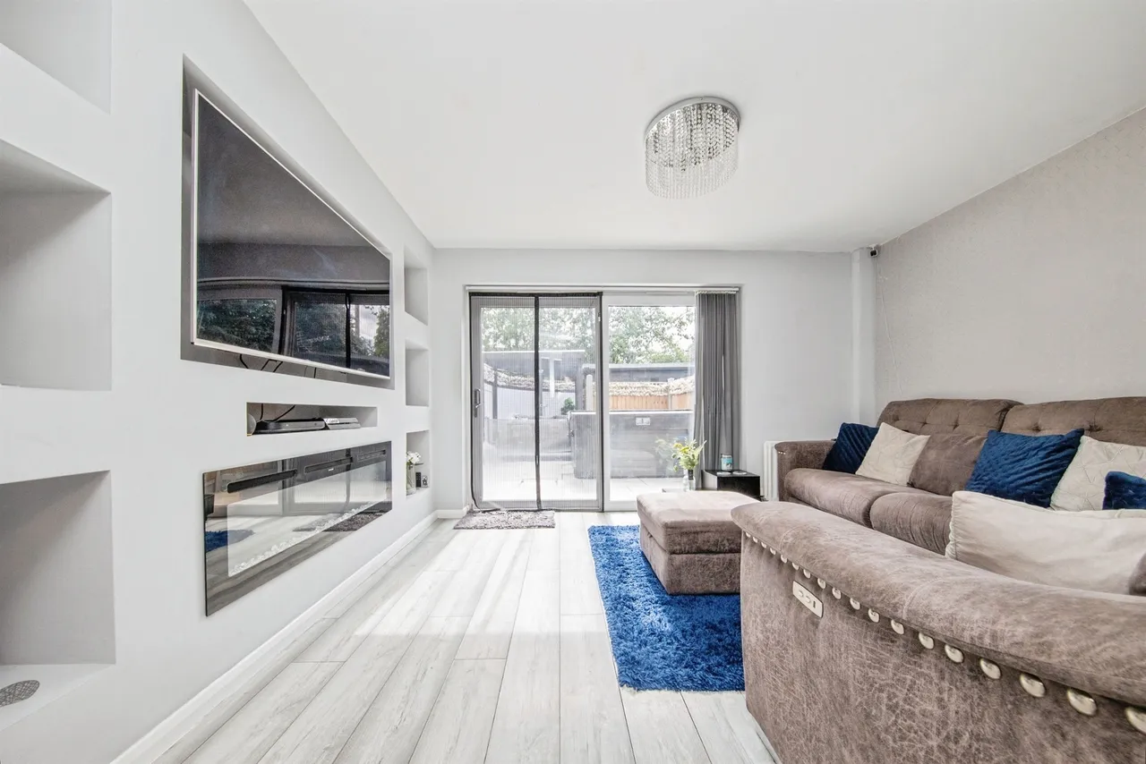 Ladbrook Drive, Colchester, photo 8