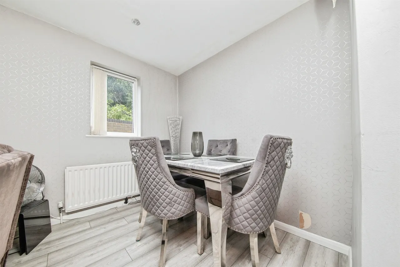 Ladbrook Drive, Colchester, photo 9