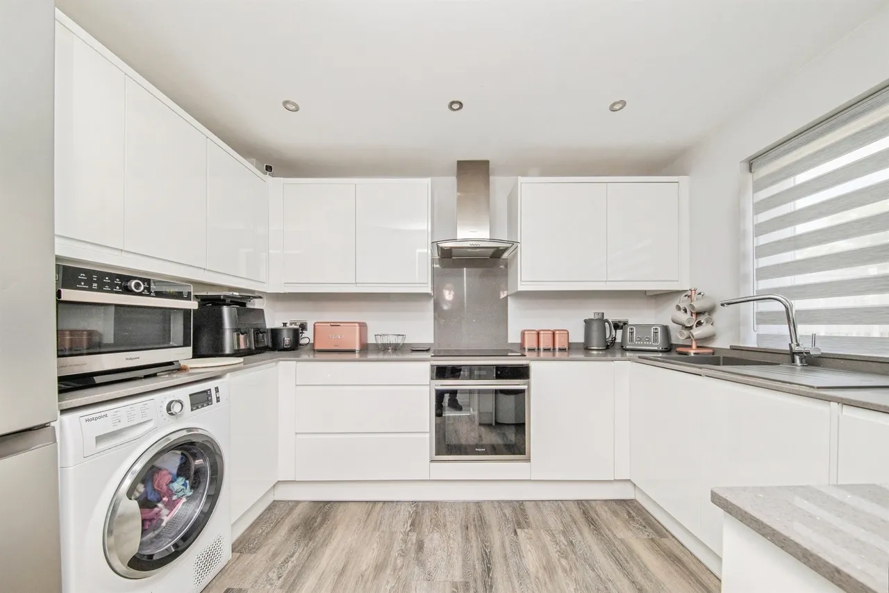 Ladbrook Drive, Colchester, photo 3