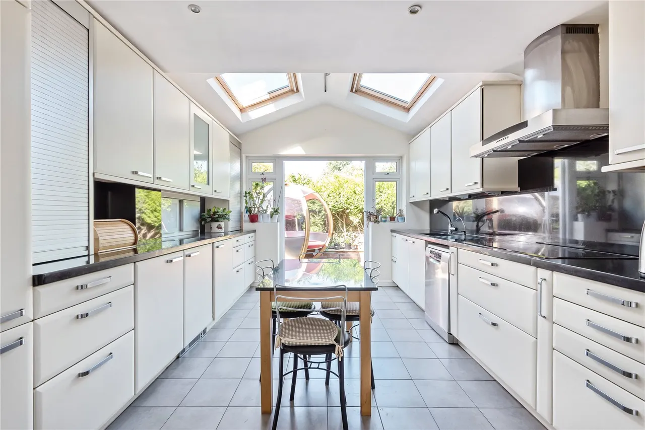 Garside Close, Hampton, London, TW12 3AN, photo 3
