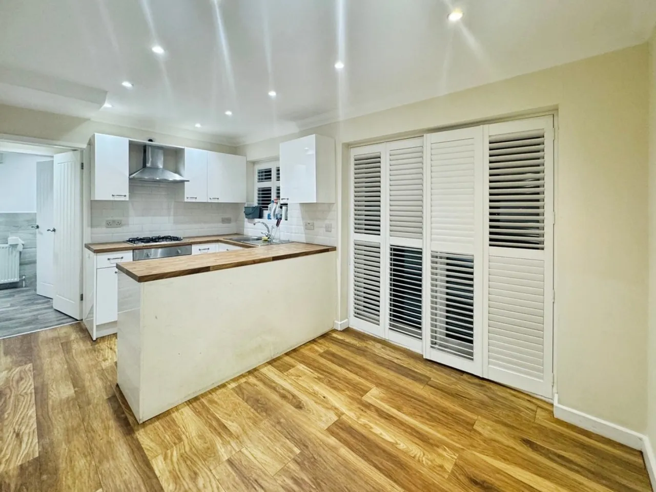 Ruthin Avenue, Middleton, Greater Manchester, photo 4