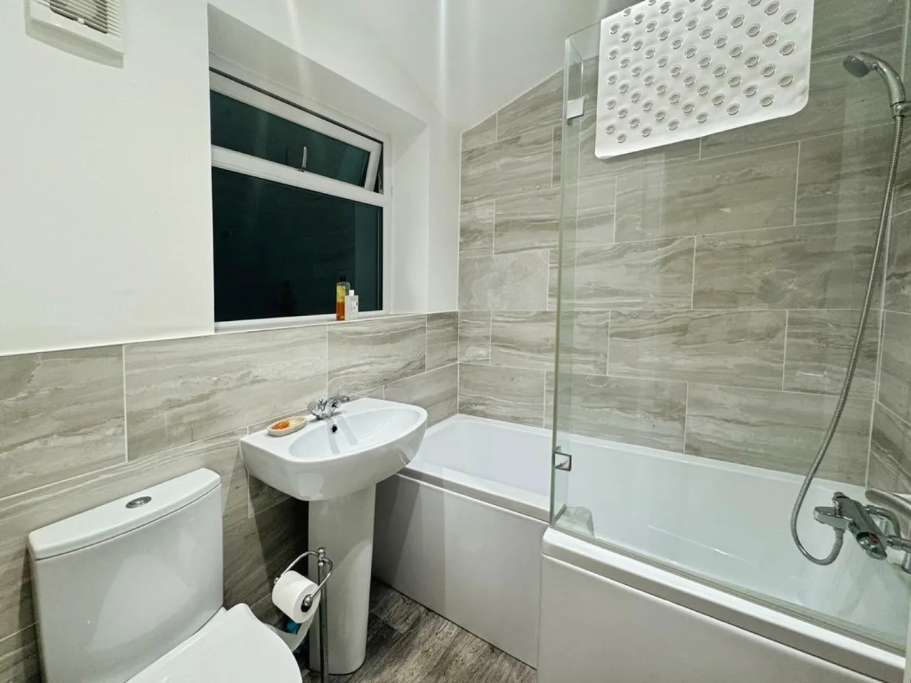 Ruthin Avenue, Middleton, Greater Manchester, photo 11