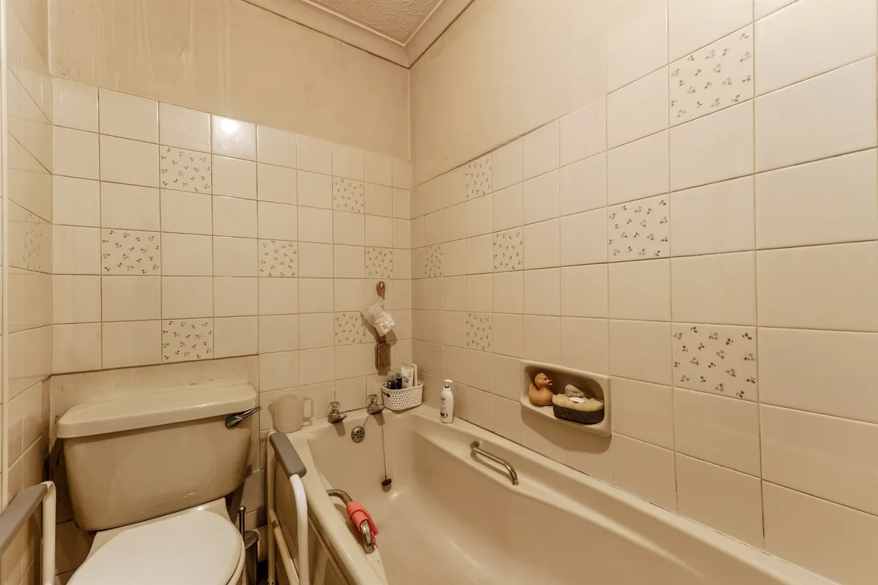 Connaught Gardens, Morden, SM4, photo 11