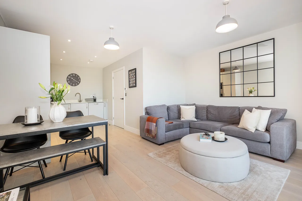 5 Antoinette Close, Kingston Upon Tha..., photo 3