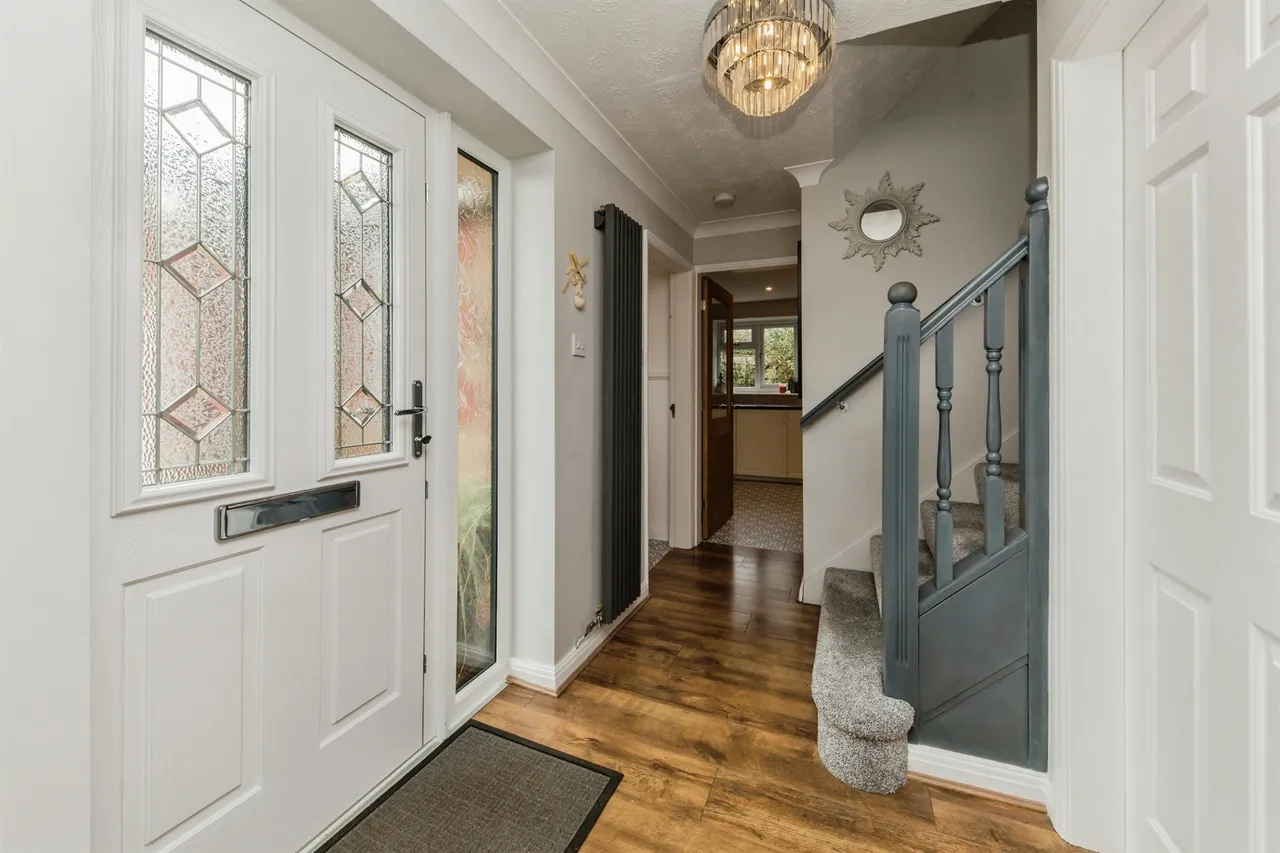 Farriers Way, Winsford, photo 3