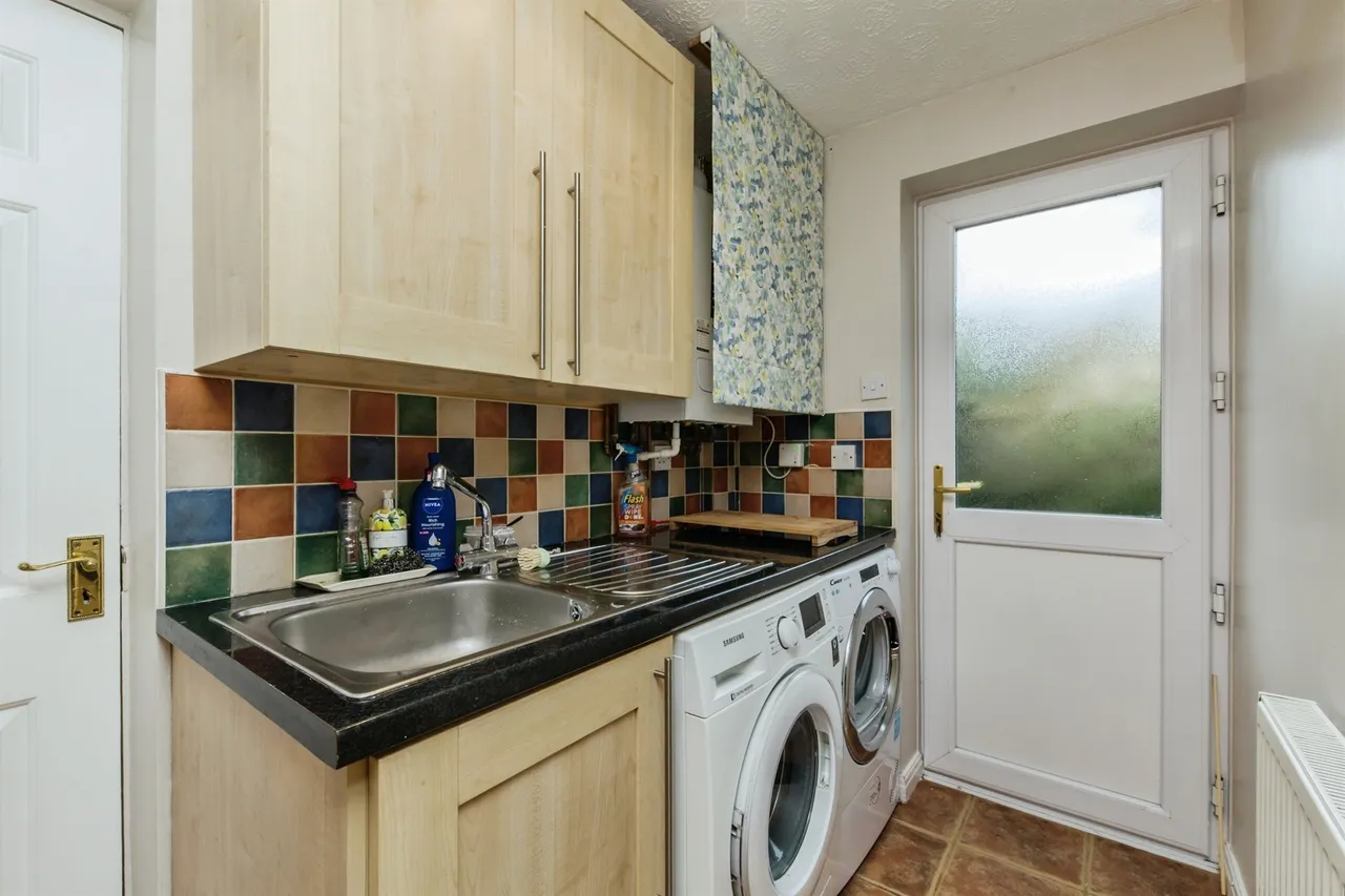 Farriers Way, Winsford, photo 8