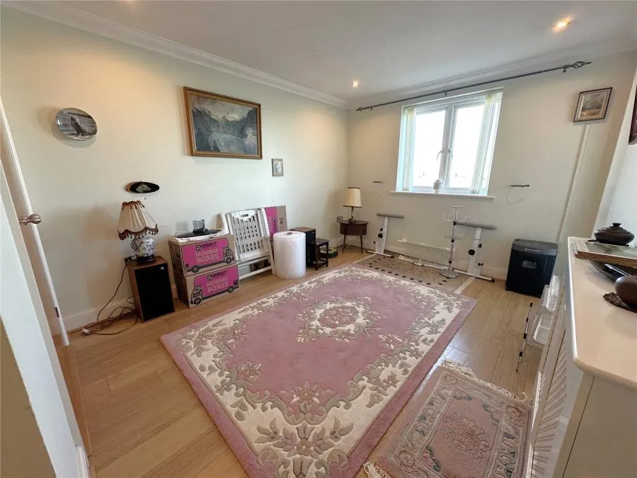 Dominica Court, Eastbourne, BN23, photo 6