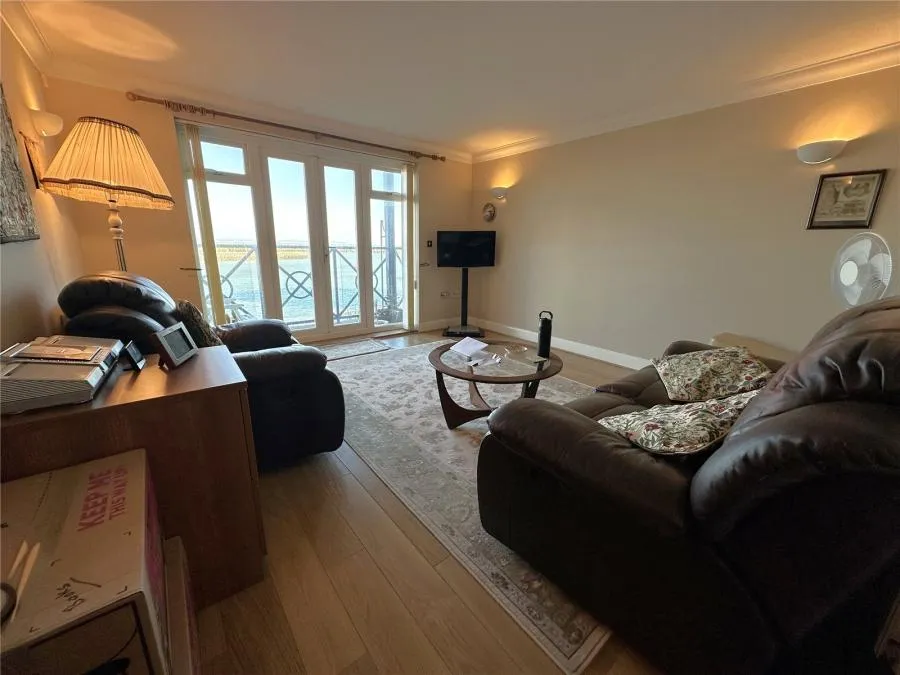 Dominica Court, Eastbourne, BN23, photo 4