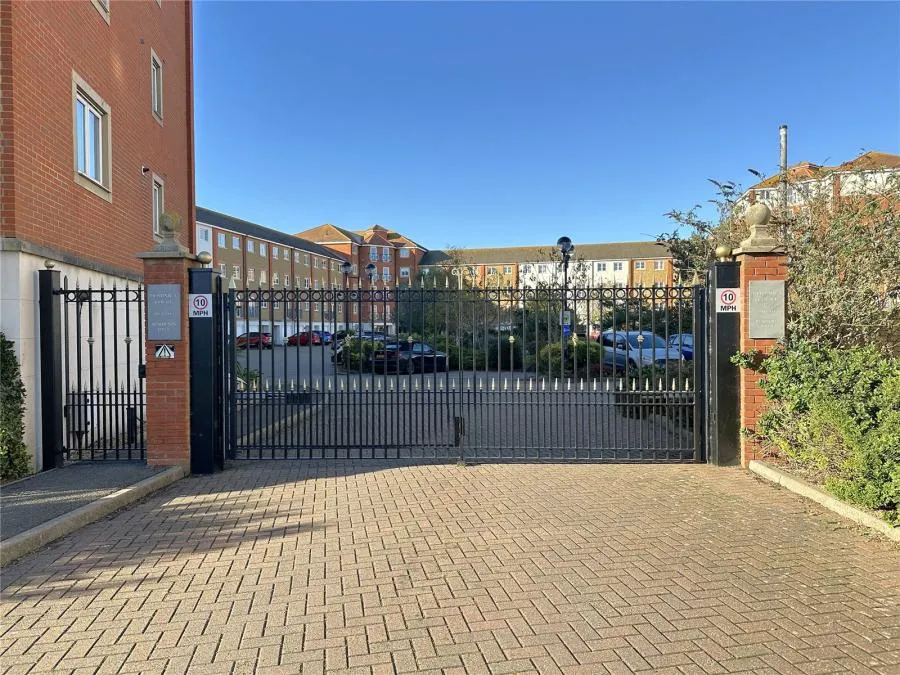 Dominica Court, Eastbourne, BN23, photo 12