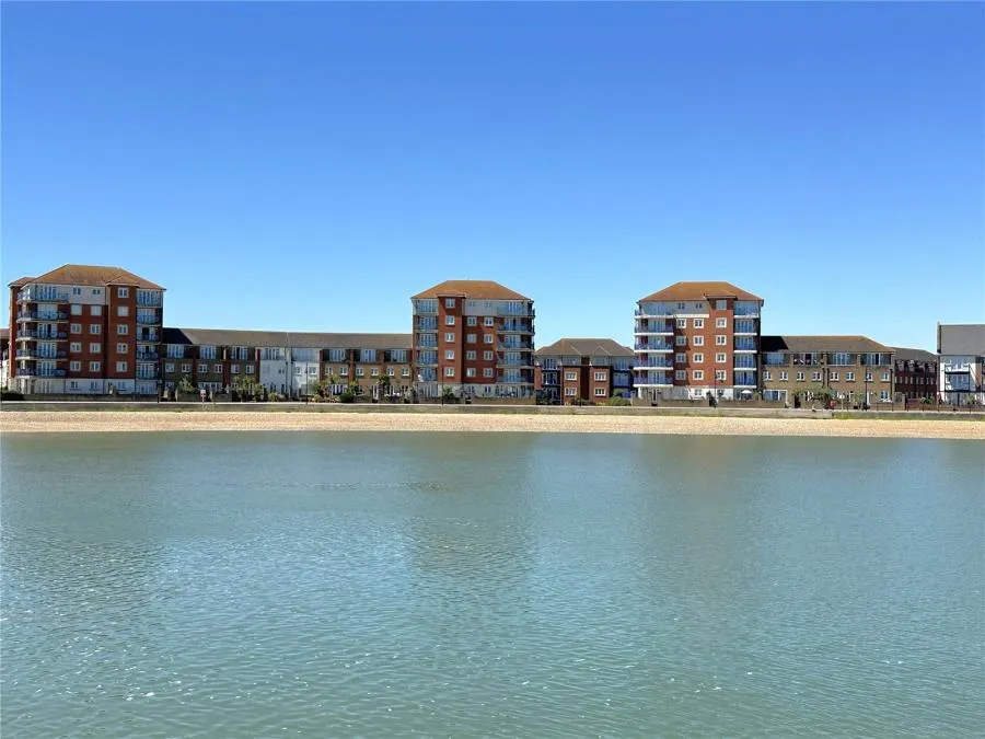 2 bed flat for sale, Dominica Court, Eastbourne, BN23