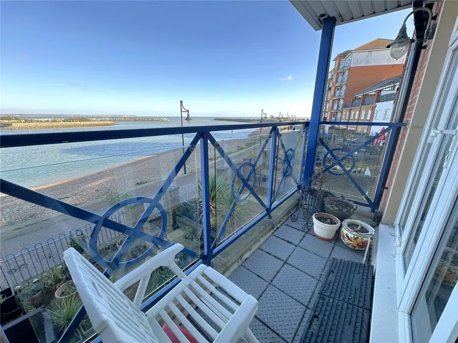 Dominica Court, Eastbourne, BN23, photo 3