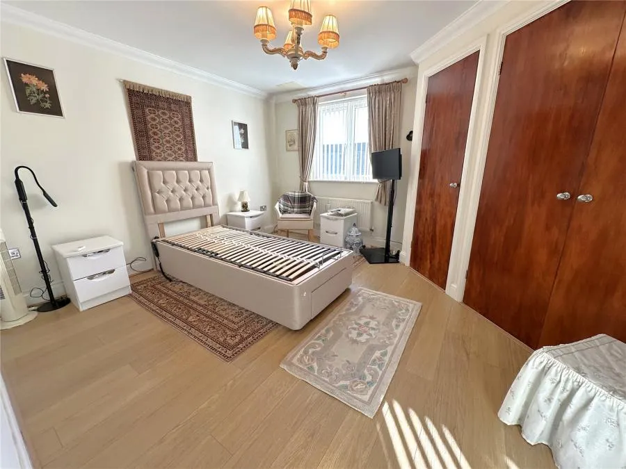 Dominica Court, Eastbourne, BN23, photo 8