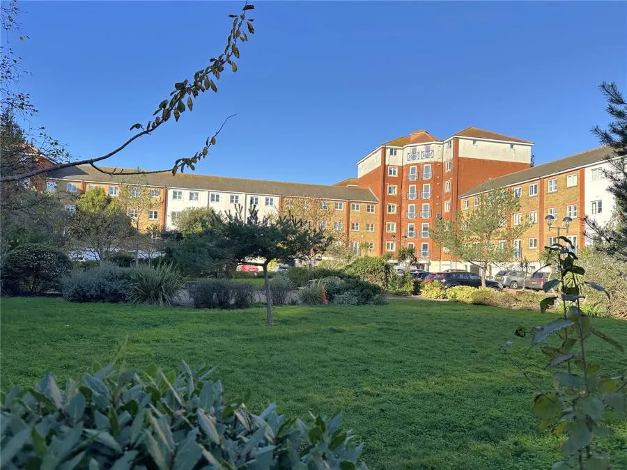 Dominica Court, Eastbourne, BN23, photo 11