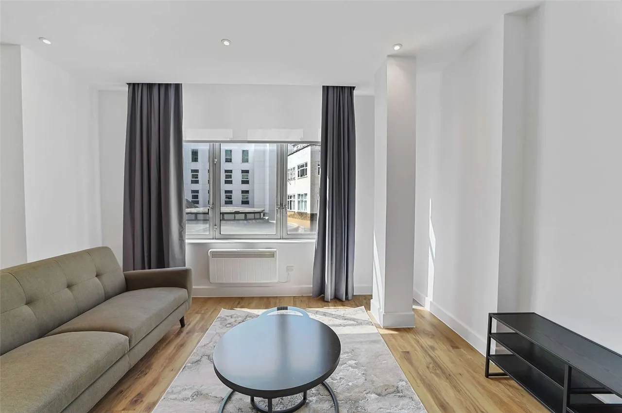 West Smithfield, London, EC1A, photo 9