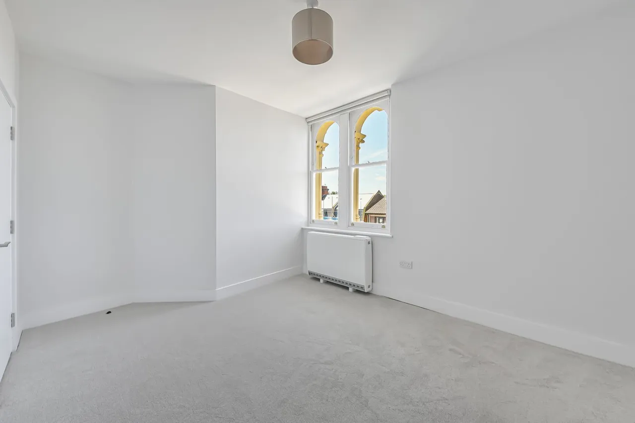 Kilburn High Road, London, NW6, photo 3