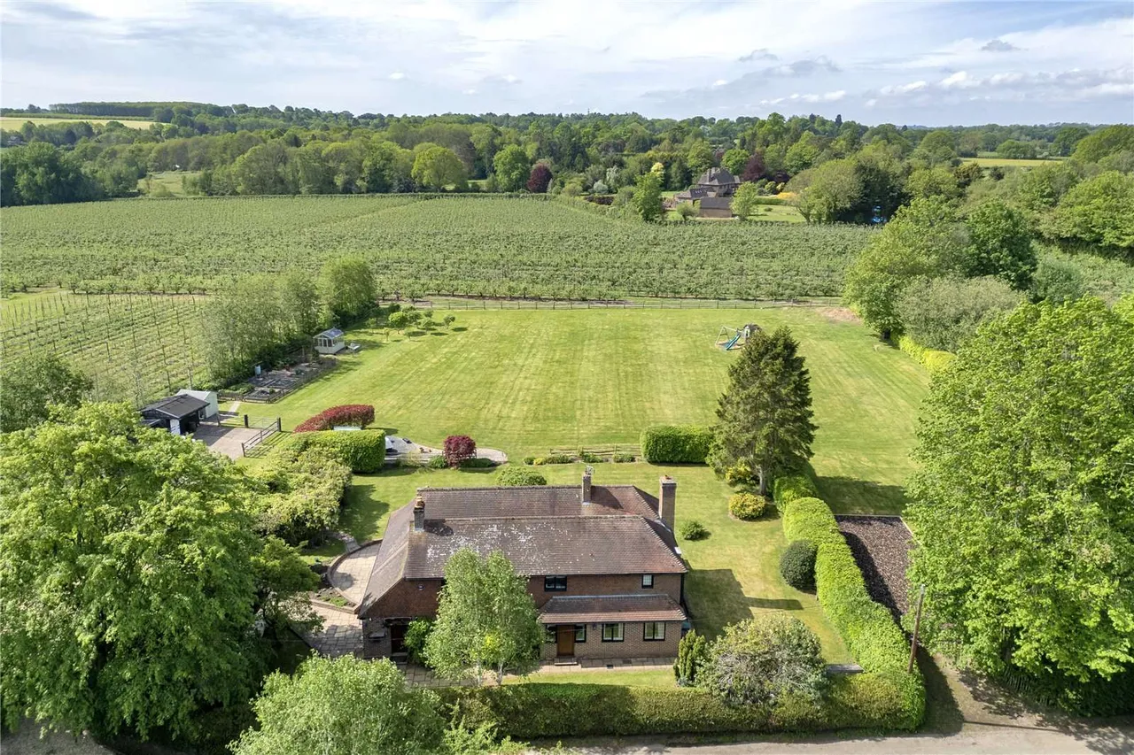 4 bed house for sale — Maidstone Road, Matfield, Tonbridge, Kent, TN12 7LG