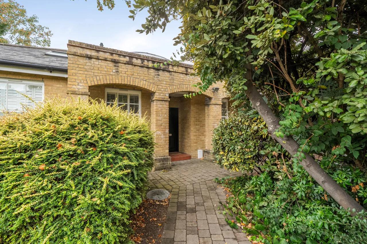 3 bed house for sale — 2 Jameson Close, London
