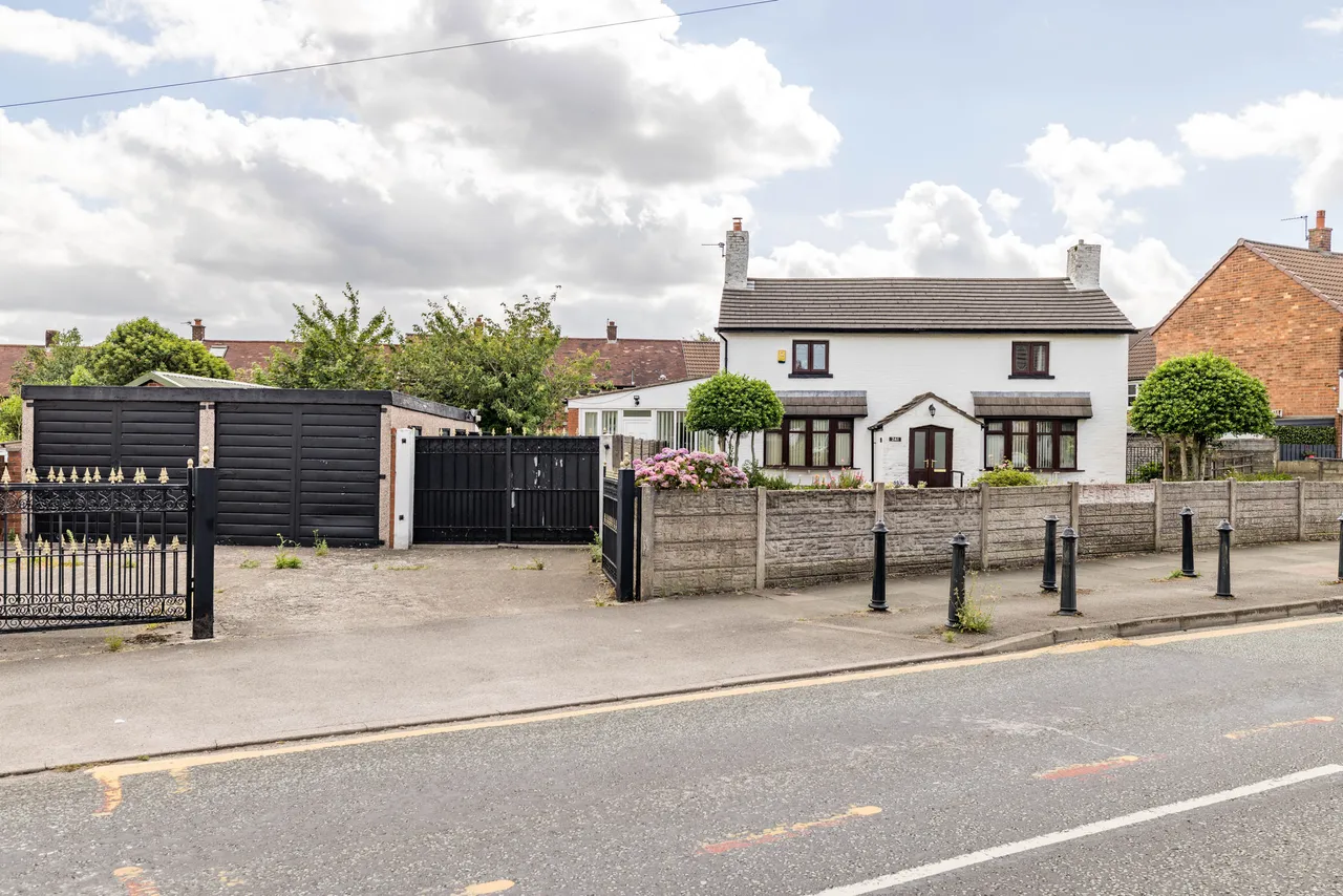 City Road, Wigan, WN5, photo 3