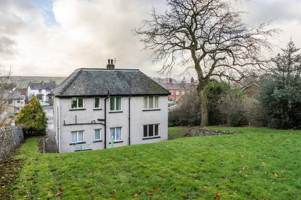 Helmside Court, Oxenholme, LA9, photo 13