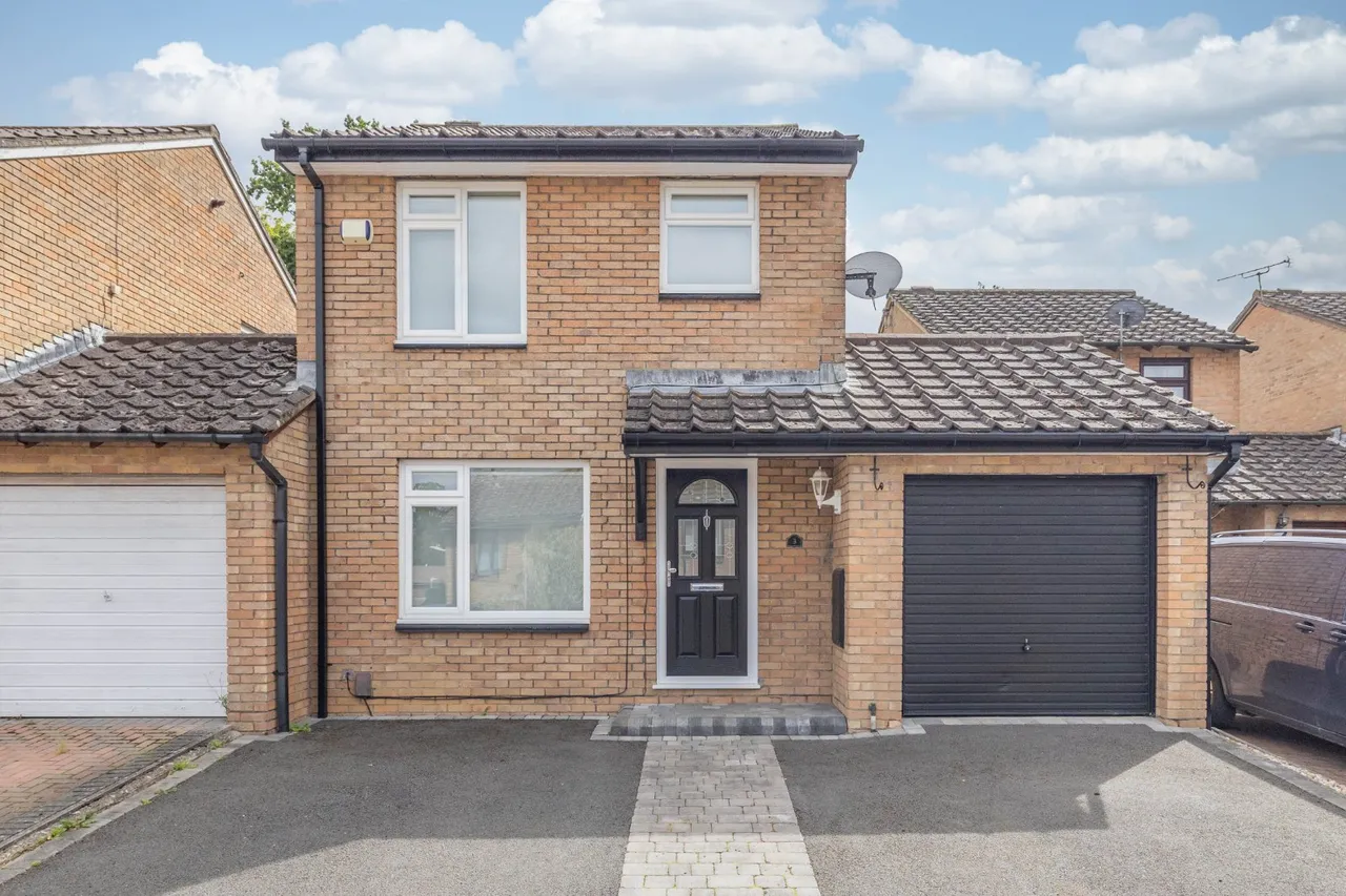 3 bed house for sale, Maple Close, Ashford, TN23