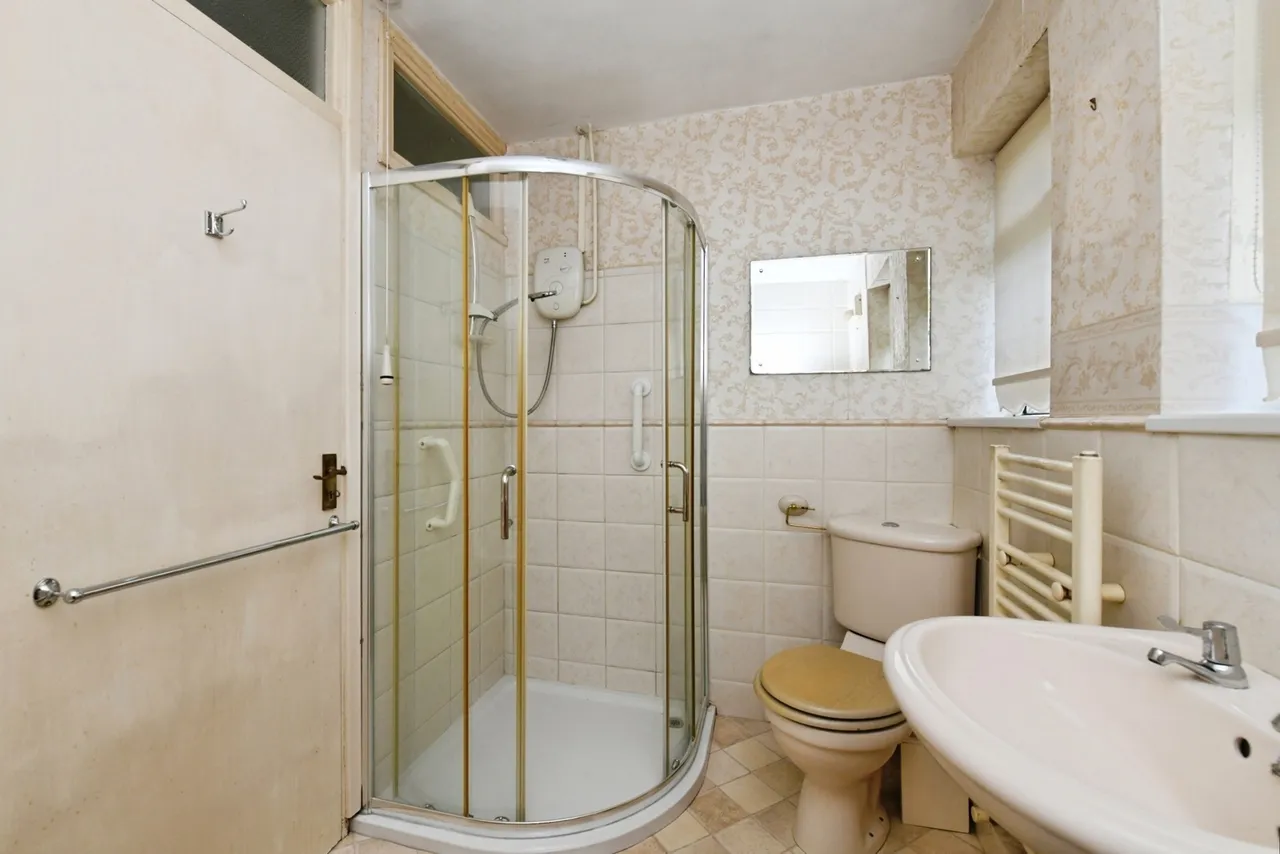 Chalfont Close, Leigh-on-Sea, Essex, SS9, photo 18