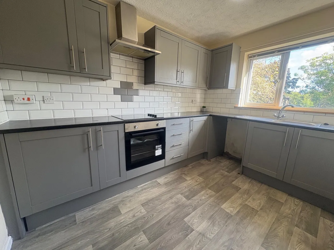 Minden Close, Danesholme, NN18, photo 2