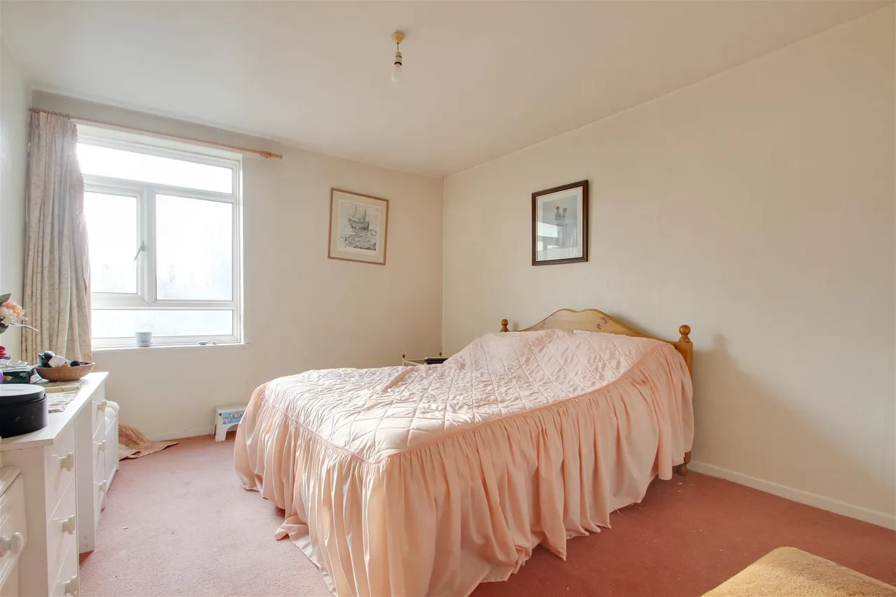 Westminster Court, Brighton Road, Worthing, photo 4