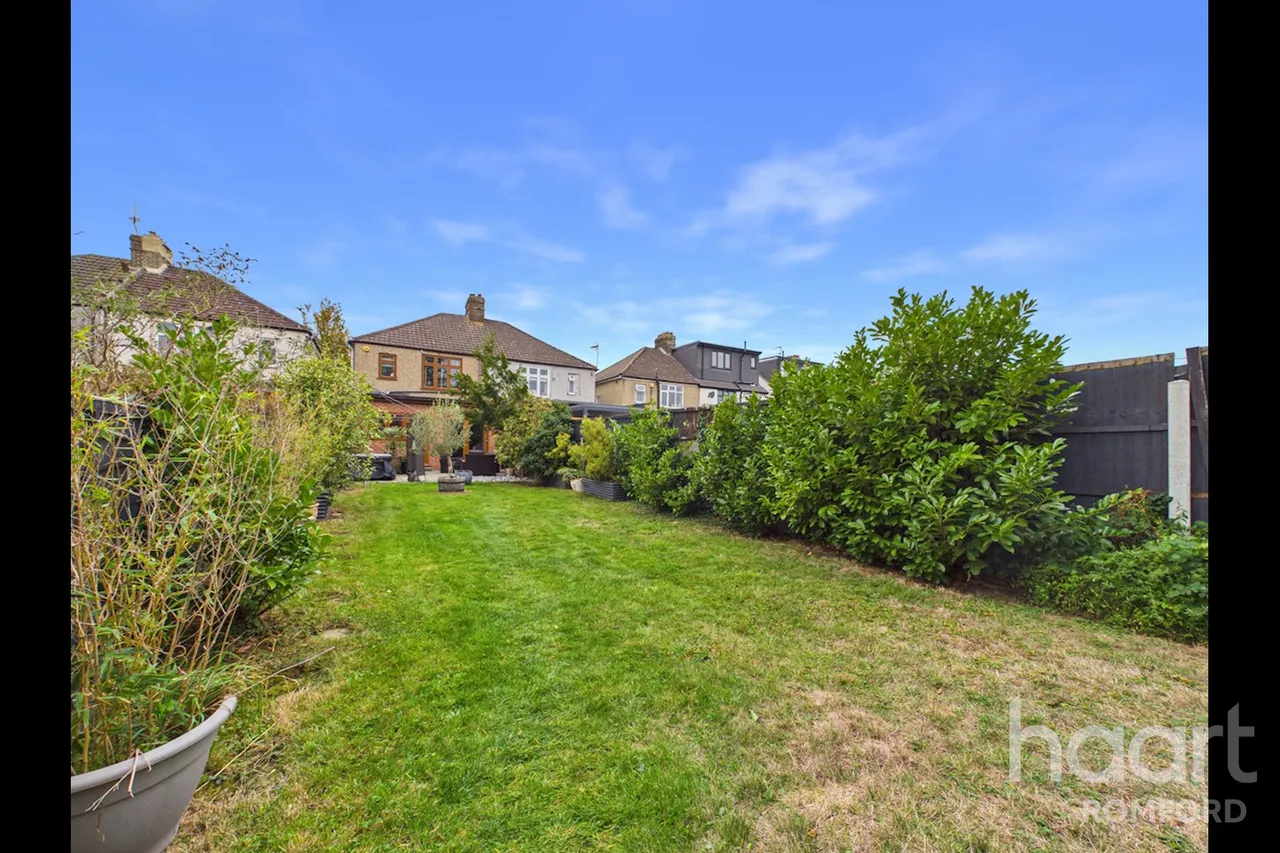 Hainault Road, Romford, RM5, photo 25