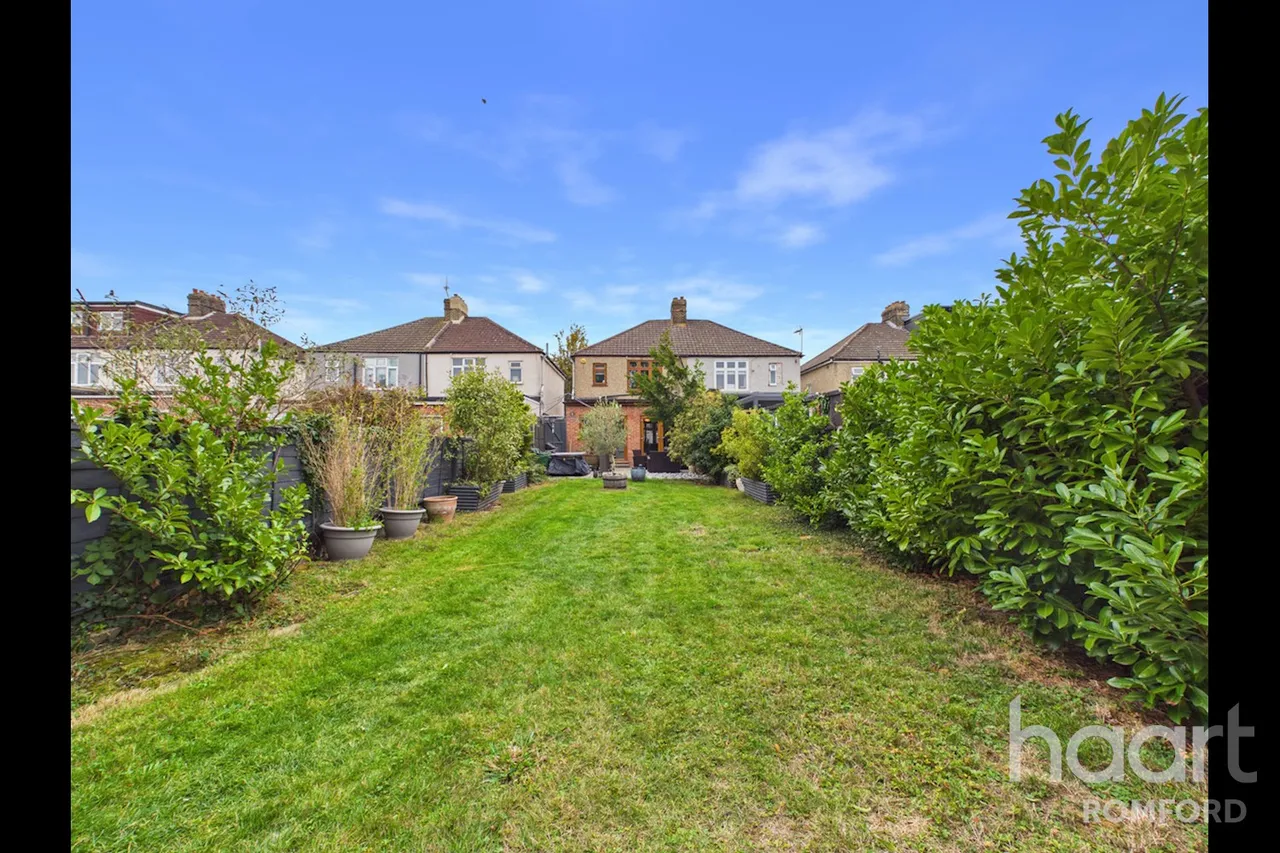 Hainault Road, Romford, RM5, photo 5