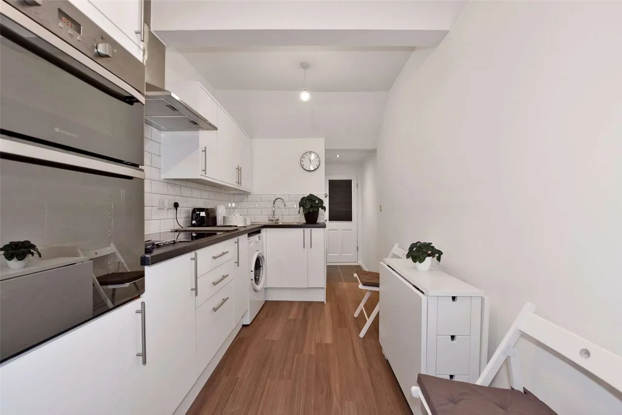 1 bed flat to rent, Hill Farm Road, Marlow, SL7
