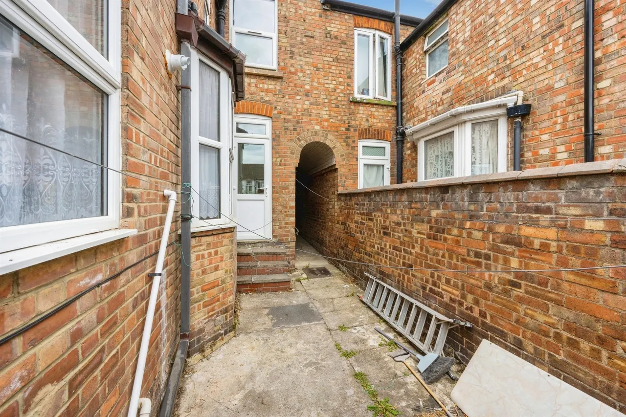 London Road, Bedford, MK42, photo 13